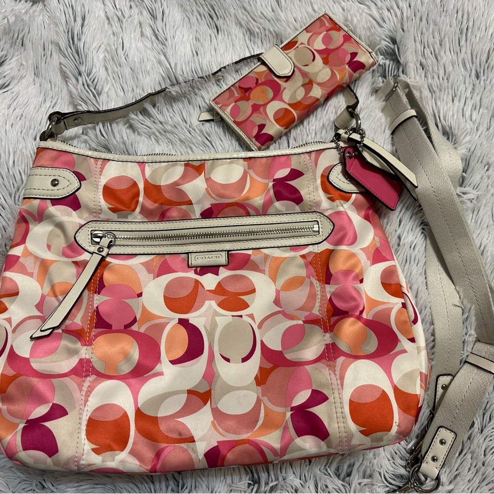 Coach Purse w/matching wallet